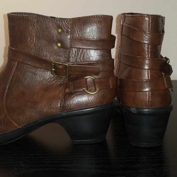 Brown Ankle Boots (EUC). - Picture 2 of 8
